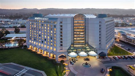 san fran airport hotels.